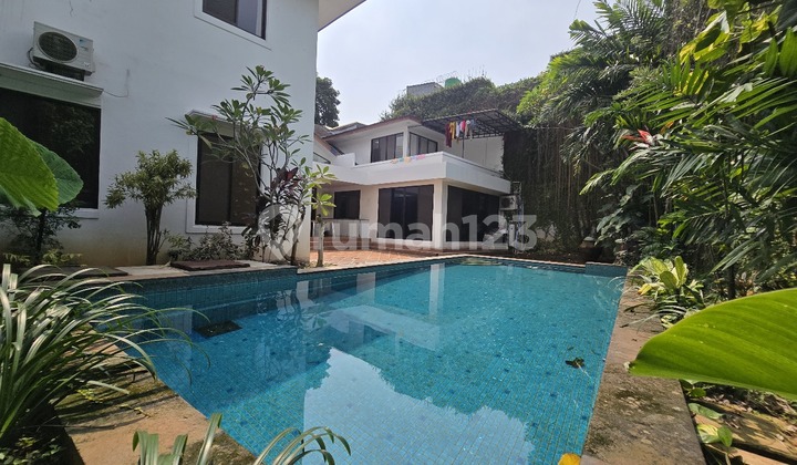 Dijual Rumah Bagus 2 Lantai + Pool Siap Huni Pejaten Bebas Banjir 2