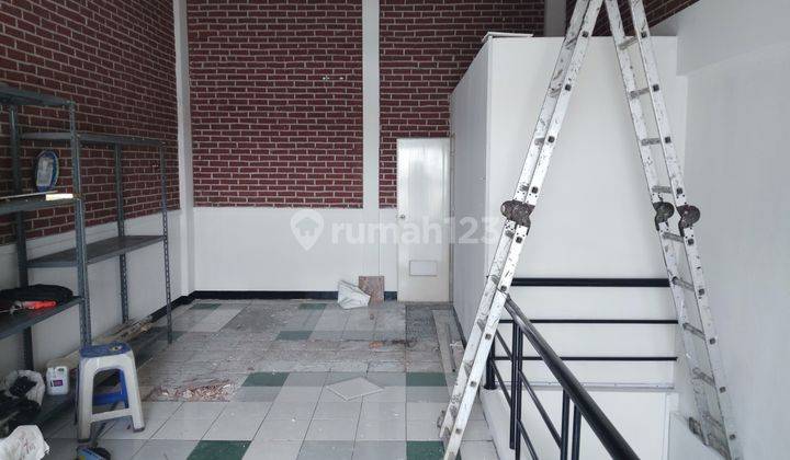 Ruko 4 Lantai Bagus Disewakan 2