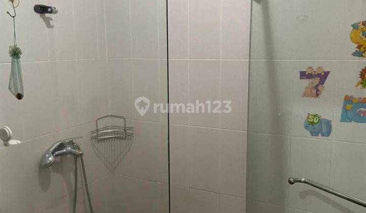 kamar mandi dijual rumah 2 lantai bagus
