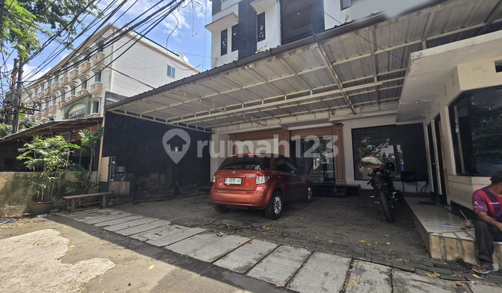 For Rent: Nice 3.5-Story Shop House at Affordable Price in Kebayoran Baru
