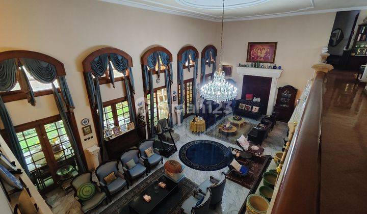 Turun Harga - Dijual Rumah Classic 2 Lantai di Permata Hijau  2
