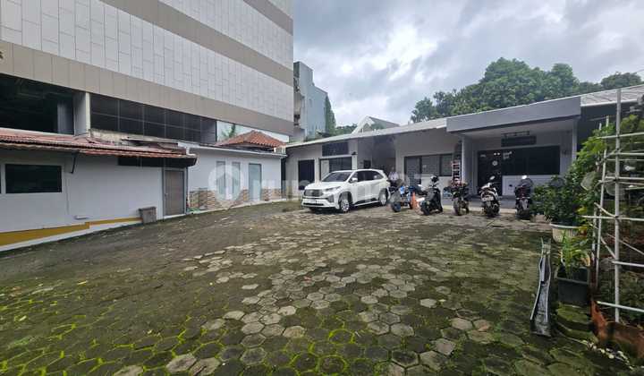 Strategic Commercial Building for Rent in Duren Tiga, South Jakarta Strategic Commercial Building for Rent in Duren Tiga, South Jakarta