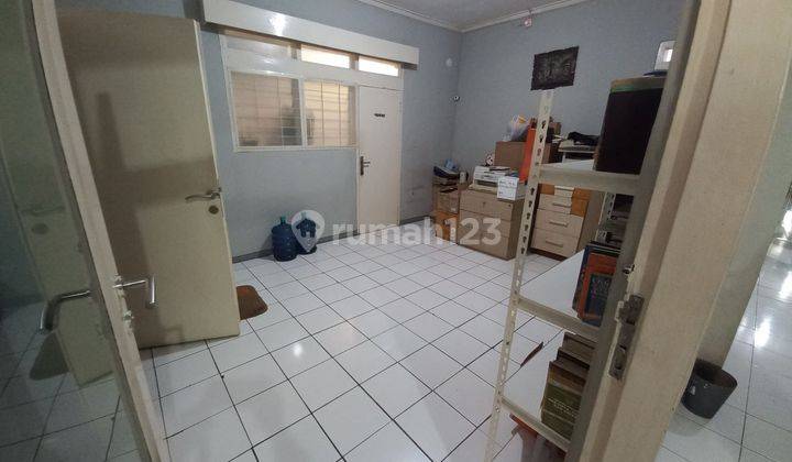 Dekat Senopati Murah Rumah Klasik 1,5 Lantai Lokasi Tenang