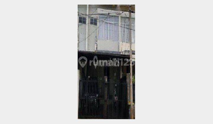 tampak depan dijual rumah 2 lantai bagus