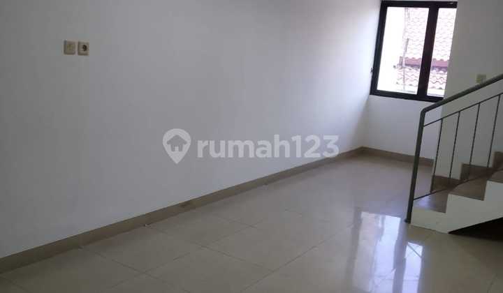 Strategic Shop House for Rent in Tomang, Suitable for Office or Warehouse 2