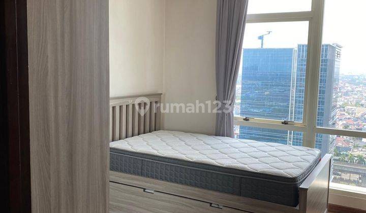 Kensington Royal Suite Unit Cantik 3 BR Siap Huni Furnished 2