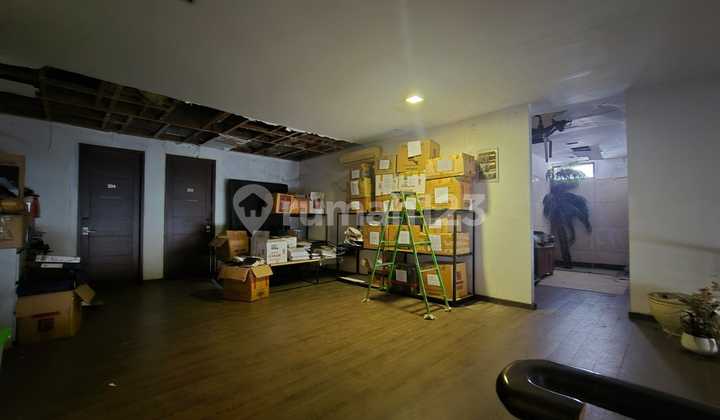 Dijual Cepat Rumah Luas Dengan Private Pool Di Kemang 2