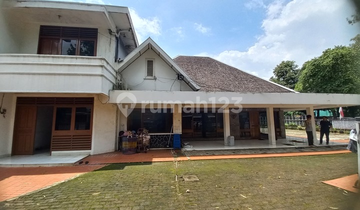 Disewakan Rumah Klasik Hoek Cocok Kantor Klinik di Kebayoran Baru 2