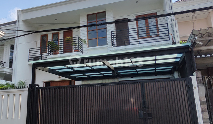 Disewakan Rumah Cantik Terawat Full Furnished Siap Huni 2