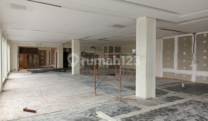 Disewakan Ruang Usaha Strategis Kemang Raya Disewakan Ruang Usaha Strategis Kemang Raya