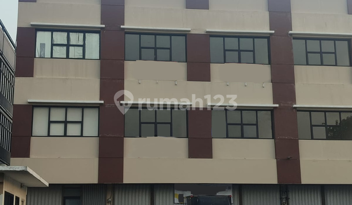 For Rent Shop House + Rooftop Near Binus Renovated Roadside