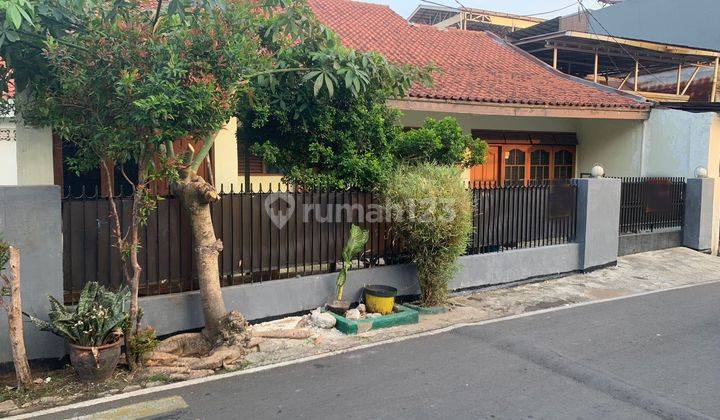 Termurah Rumah Hook Area Strategis Kebayoran Baru