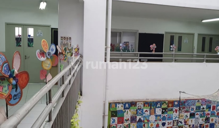 Turun Harga - Dijual Gedung Strategis Pinggir Jalan Soepomo