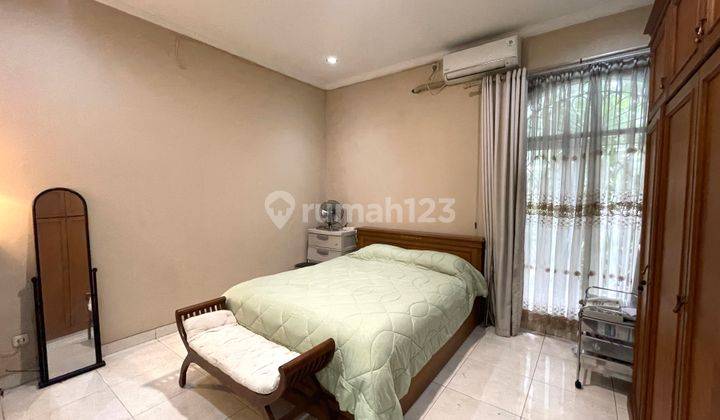 Best Price Rumah Asri 2 Lantai Dengan Kolam Renang  2