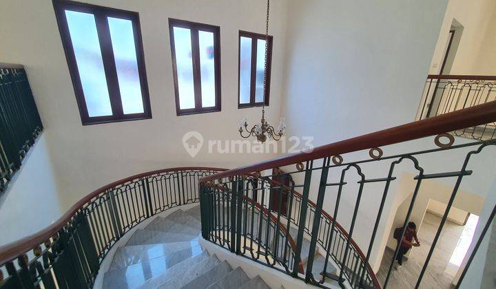 Best Offer View Golf Rumah Luas Mewah 2 Lantai Disewakan 2