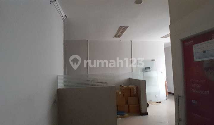 Disewakan Bangunan 4,5 Lantai Free 1 Th Area Komersil Mampang 2