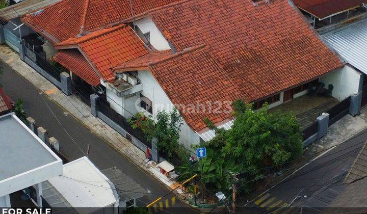 Termurah Rumah Hook Area Strategis Kebayoran Baru