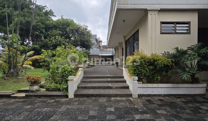 Dijual Area Komersil Haji Nawi Raya Rumah Klasik Sangat Luas Dijual Area Komersil Haji Nawi Raya Rumah Klasik Sangat Luas