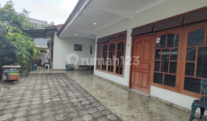 Quick Sale Classic Corner House in Kebayoran Baru Best Price