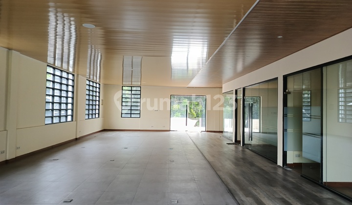 Disewakan Bangunan Strategis Cocok Untuk Kantor atau Klinik