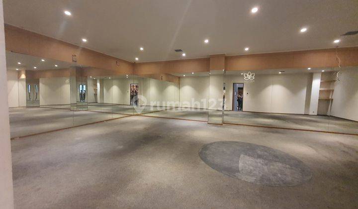 Disewakan Lantai 2 Bangunan Komersil Jalan Utama Pondok Indah 1