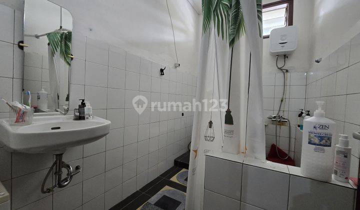 Dijual Cepat Rumah Classic Asri 2 Lantai, Area Komersil Haji Nawi