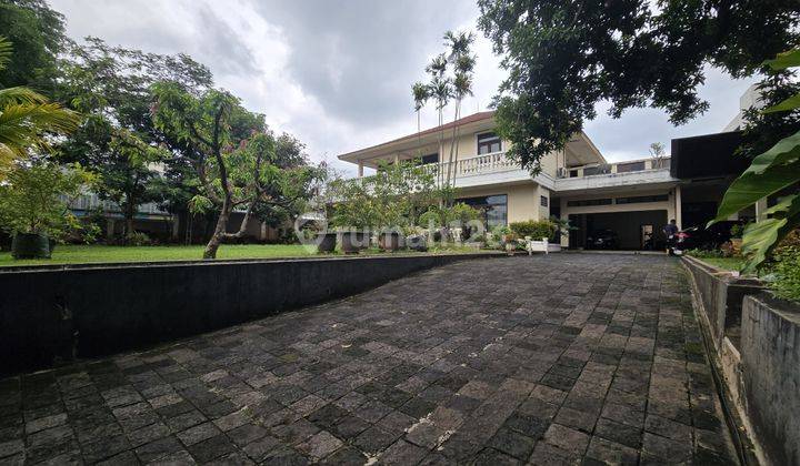 Dijual Cepat Rumah Classic Asri 2 Lantai, Area Komersil Haji Nawi
