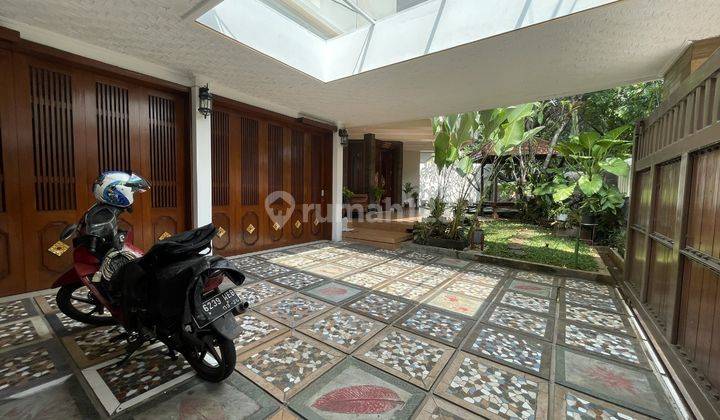 Disewakan Rumah Hoek Gaya Bali 2 Lantai Pondok Indah 2