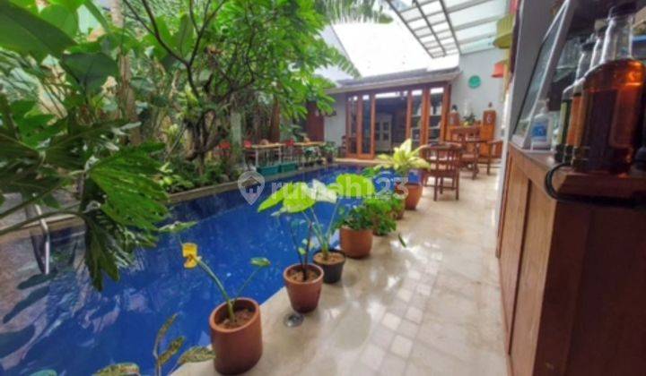 Dengan Kolam Renang Rumah Etnik Cantik 2 Lantai Dijual Nego 2