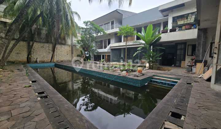 For Sale Spacious House With Private Pool In Kemang