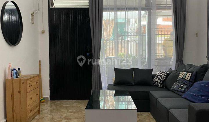 Rumah 2 Lantai Bagus Semi Furnished SHM di Setiabudi, Jakarta Selatan 2