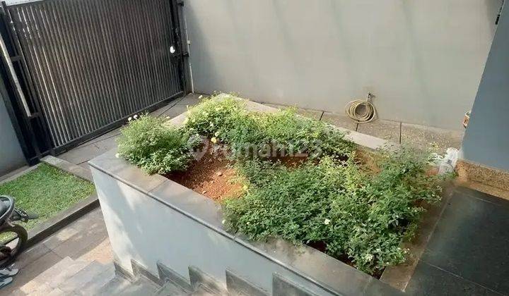 Dijual Rumah 3 Lantai Di Mezanin Komplek Kebjer Intercon Jakbar 2