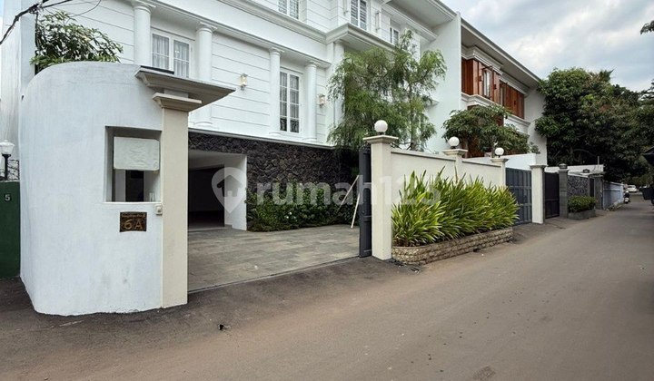 Dijual Rumah Kemang Dalam Brand New House Modern Classic, Fully Furnished