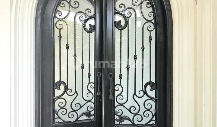 Brand New American Classic House with Hook Position in Sector 9 Bintaro 2