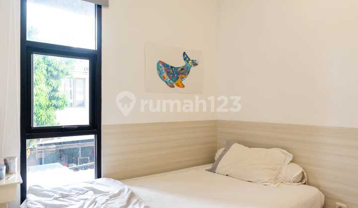 Nice House with Swimming Pool in Emerald Bintaro Cluster | KH 2