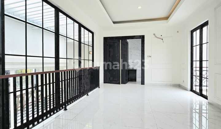 Rumah Mewah dengan Swimming Pool di Sektor 7 Bintaro | KH 2