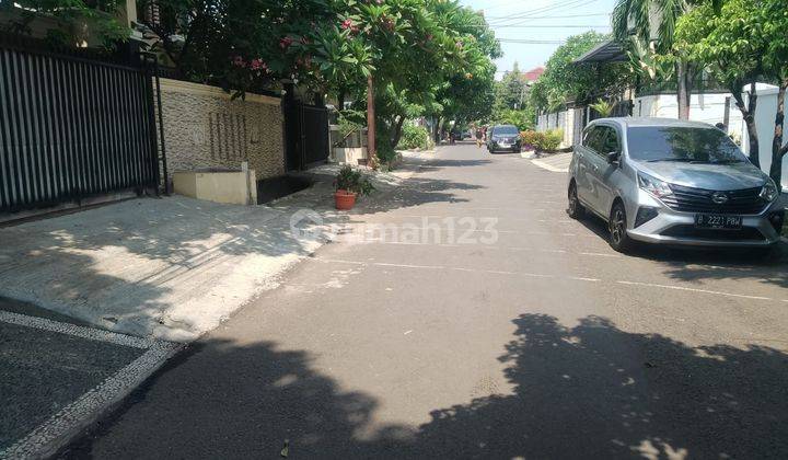 D Sewakan Rumah Bagus Dan Bersih,jalan Depan 3mobil Kelender Jakarta Timur  2