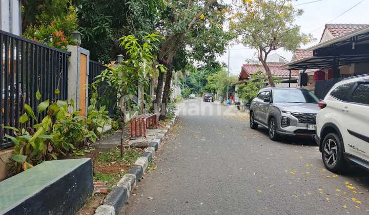 For sale: Ready-to-occupy house Near worship place Metland Cakung housing, East Jakarta 2