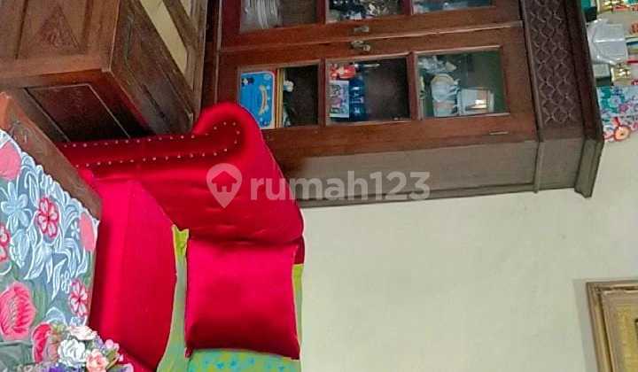 For sale, ready-to-occupy house in Johar Baru, Central Jakarta.