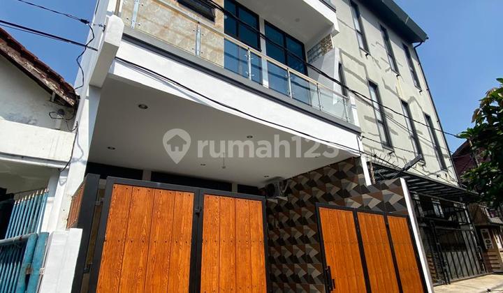 Di Jual Rumah Baru Model Minimalis 3Lt Bagus dan Bersih Akses 1 Mobil Longgar Bebas Banjir Tebet Dalam Jakarta Selatan