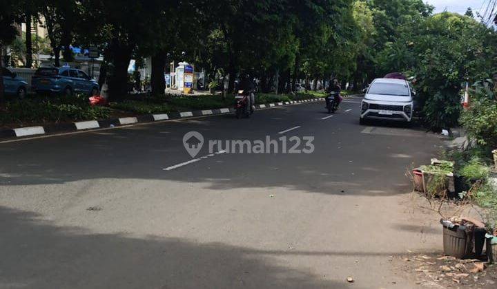 D jual rumah lama pinggir jalan lokasi strategis bagus untuk kantor,kos dll Rawamangun jakarta timur 1