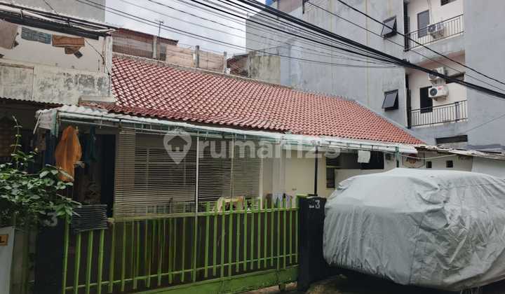 Di Jual Rumah Setandar Lokasi D Pusat Bisnis Tengah Kota Dekat Mall Ambasador Bagus untuk Kos2an, Kantor/Mes2an Akses Jalan 2Mobil Kuningan Jakarta Selatan