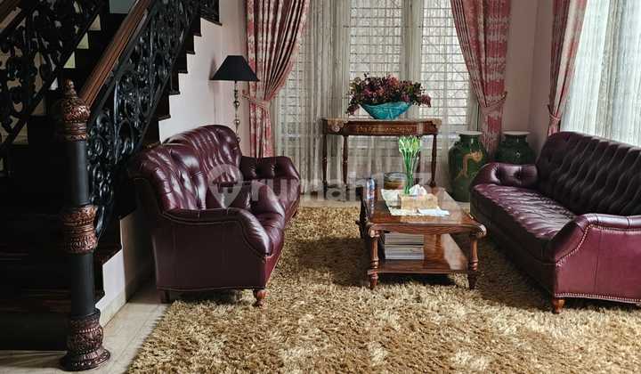 D jual rumah clasic Bagus dan bersih 2,5Lt Lokasi Cipinang muara