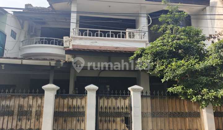 For sale 2.5-story house needs minor renovation East Rawasari Central Jakarta