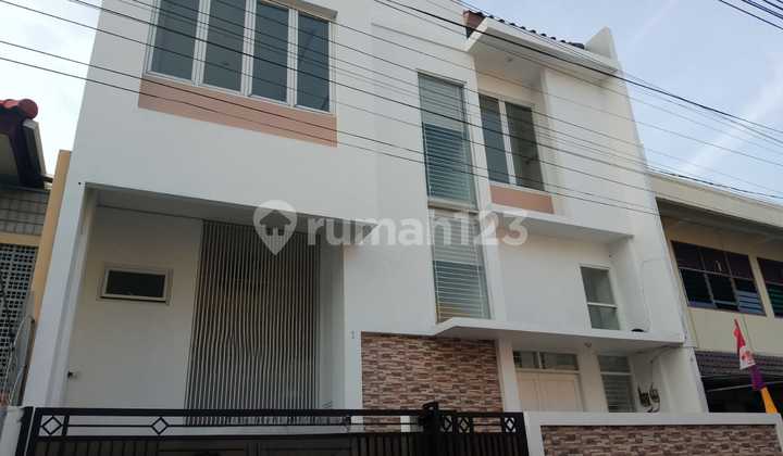 For Rent: Nice and Clean 3-Story House in Pulo Asem, East Jakarta