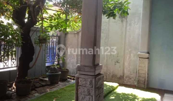 For sale Bamboo cottage house East Jakarta 2