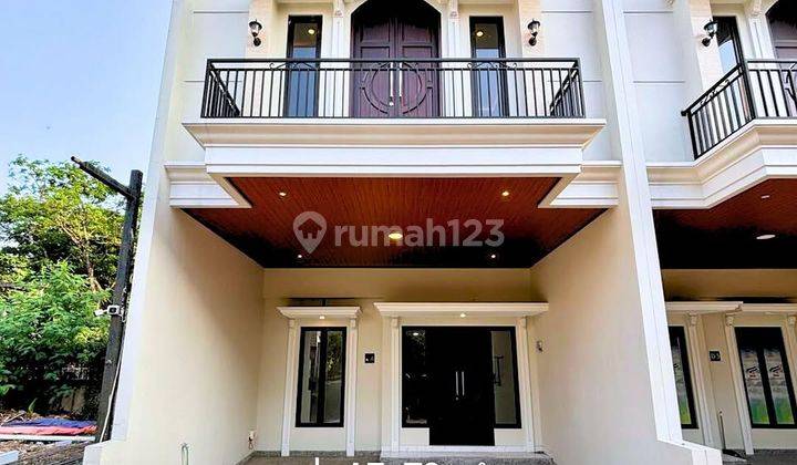 { For Sale } Jagakarsa - Jakarta Selatan Rumah Model Modern Classic Mezzanine / Split Level 1