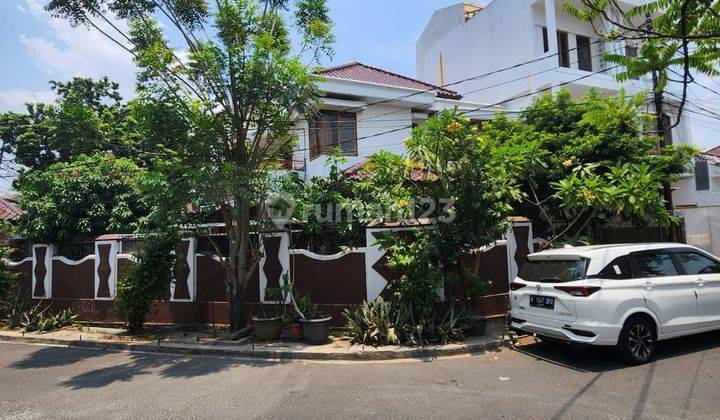 Dijual Rumah di Kebayoran Lama Dekat Gandaria City 1