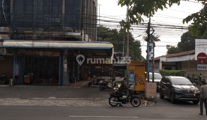 Disewakan Ruko Pinggir Jalan Dekat Gandaria City Kebayoran Lama 1