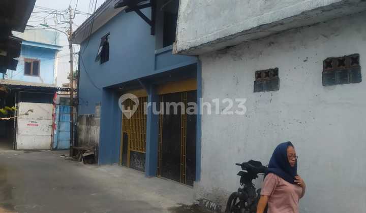 whoever is quick gets the boarding house by the main road in Rawamangun 1